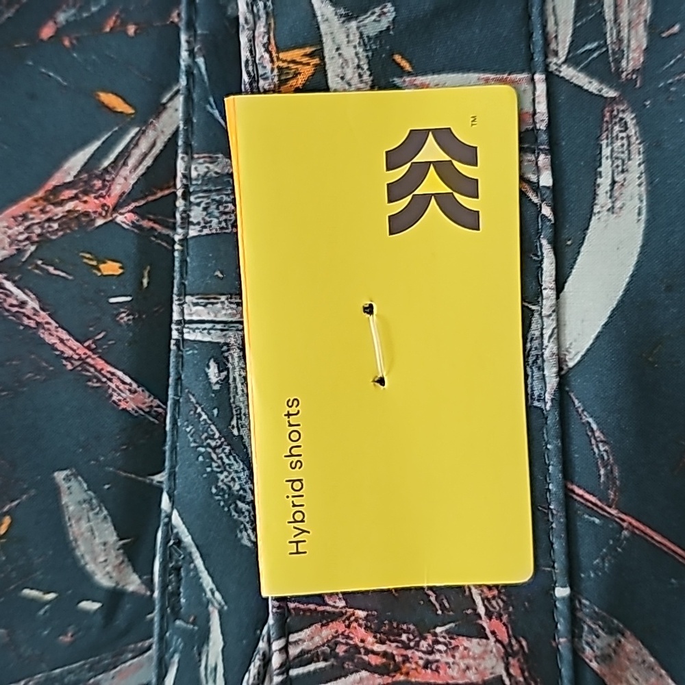 Men's Shorts - Picture 4 of 6